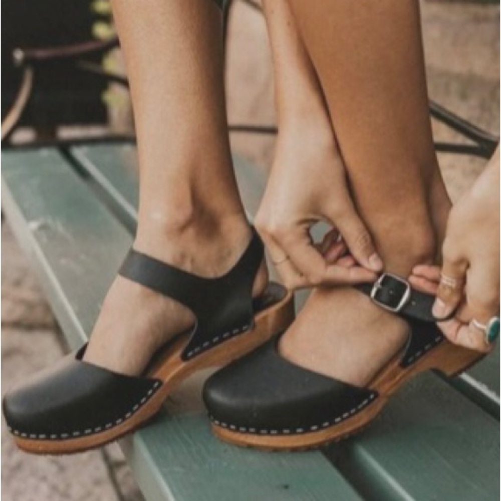 Lotta Low Wood Clogs in Black Oiled Nubuck on Brown Base. Size 39